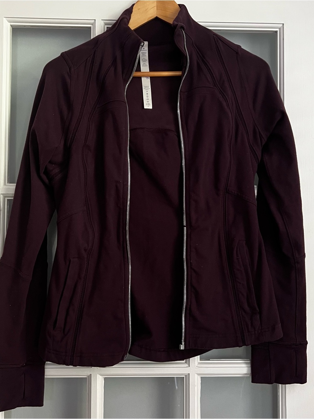 lululemon athletica Women's Jacket in Deep Plum: Zipper is Broken